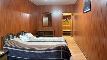 1 غرفة نوم ومكتب ومكواة/لوح كي وواي فاي مجانًا