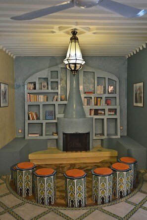 المنشأة من الداخل