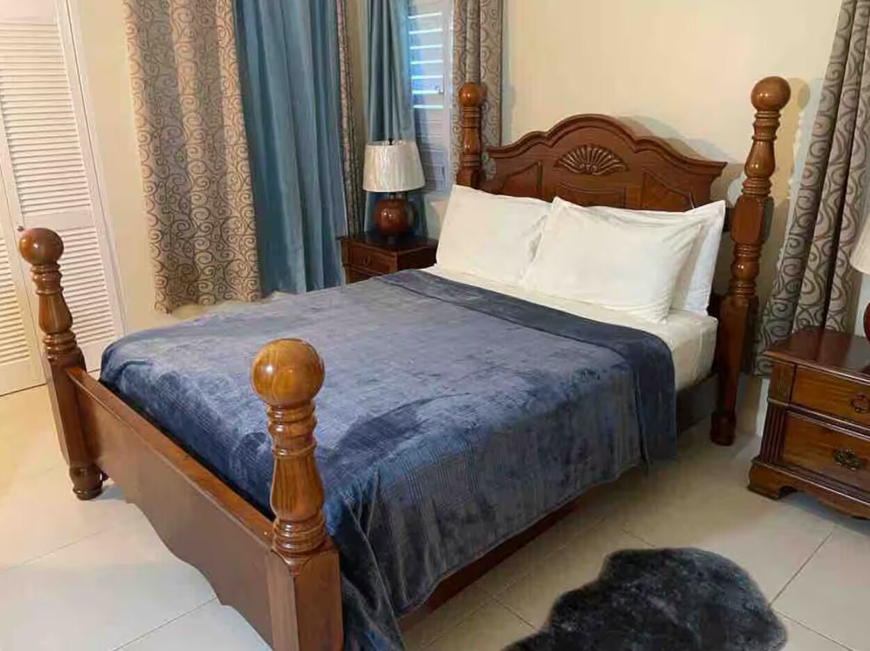 Villa familiar, 3 habitaciones, no fumadores, vistas a la piscina | Decoración individual y mobiliario individual