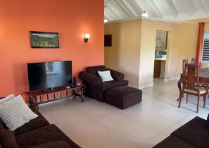 Family Villa, 3 Bedrooms, Non Smoking, Pool View | Living area