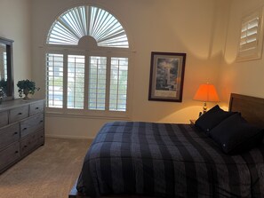 4 bedrooms, desk, iron/ironing board, free WiFi