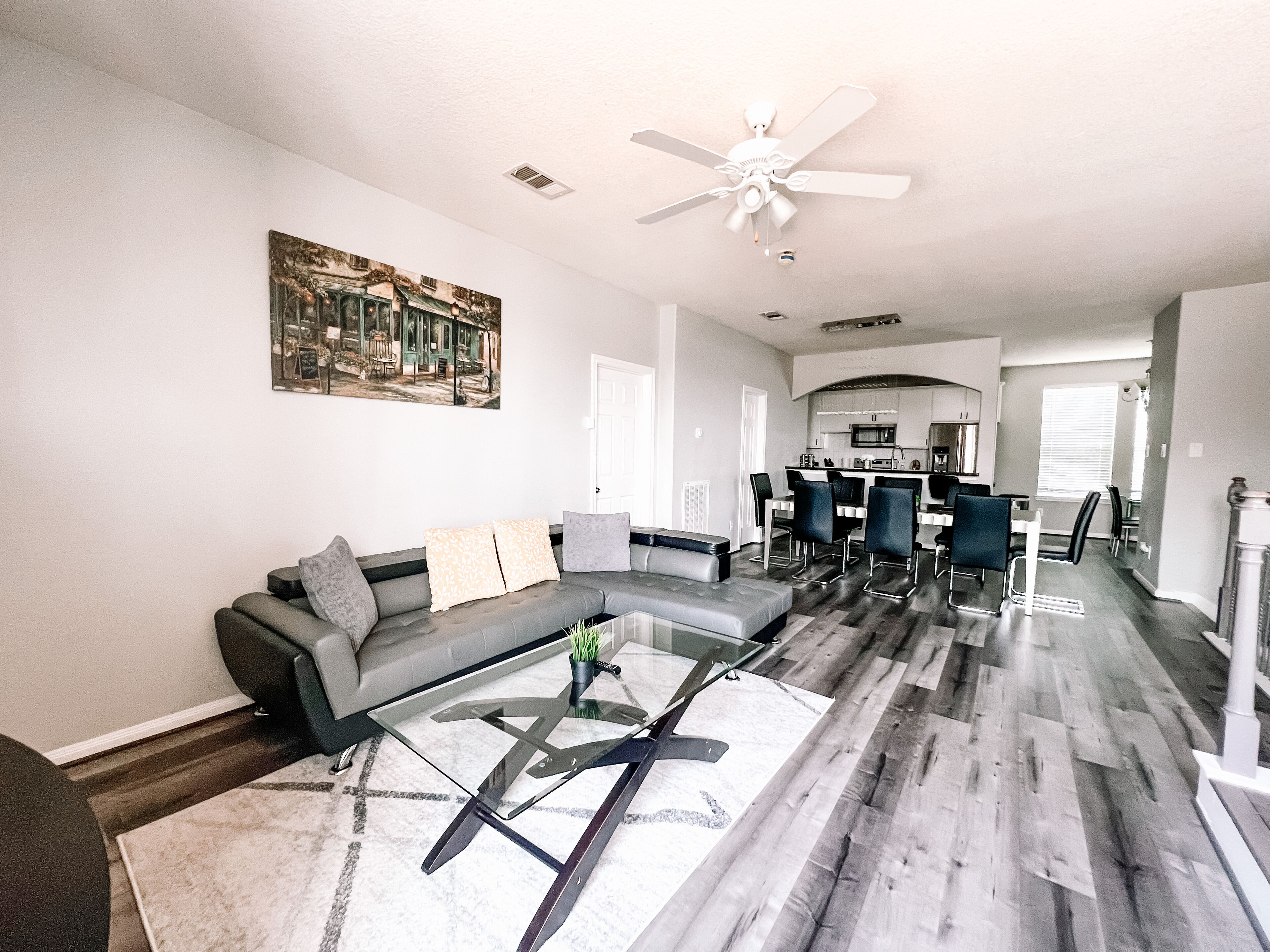 Beautiful spacious 6beds 3.5bath house