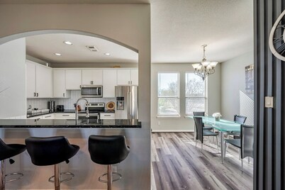 Beautiful spacious 6beds 3.5bath house