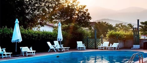 Seasonal outdoor pool