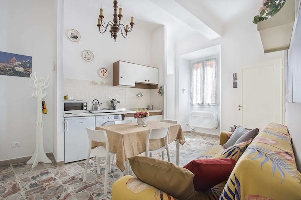 Apartment, 2 Schlafzimmer (Grazie 2) | Wohnzimmer | Fernseher