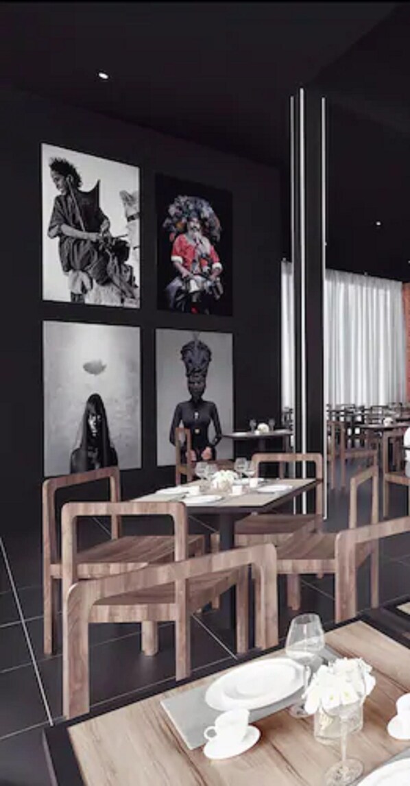 Päivittäinen buffetaamiainen (5 EUR per henkilö)