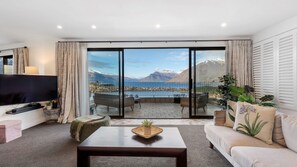 TV, peis og DVD-spiller