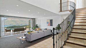 Interior - Star | Panoramic breathtaking views in every room (Queenstown)