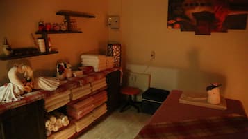 Türkisches Bad/Hamam, Aromatherapie, Warmsteinmassagen