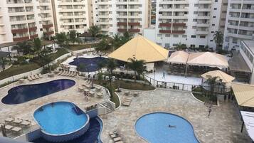 Piscina interna, piscina externa