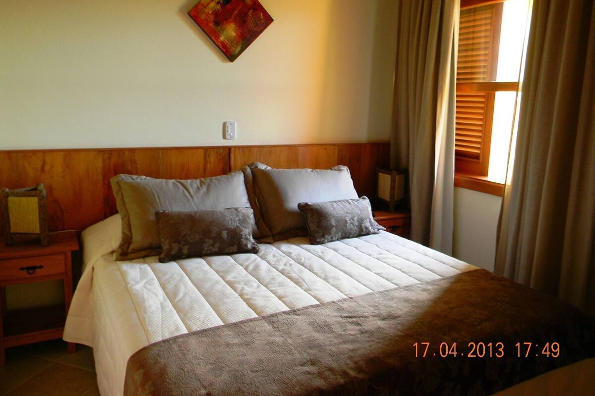 Premium bedding, pillowtop beds, minibar, in-room safe