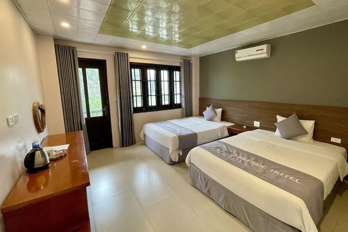 1 bedroom, in-room safe, desk, WiFi (free)