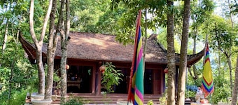 Ba Be Lakeside Bungalow