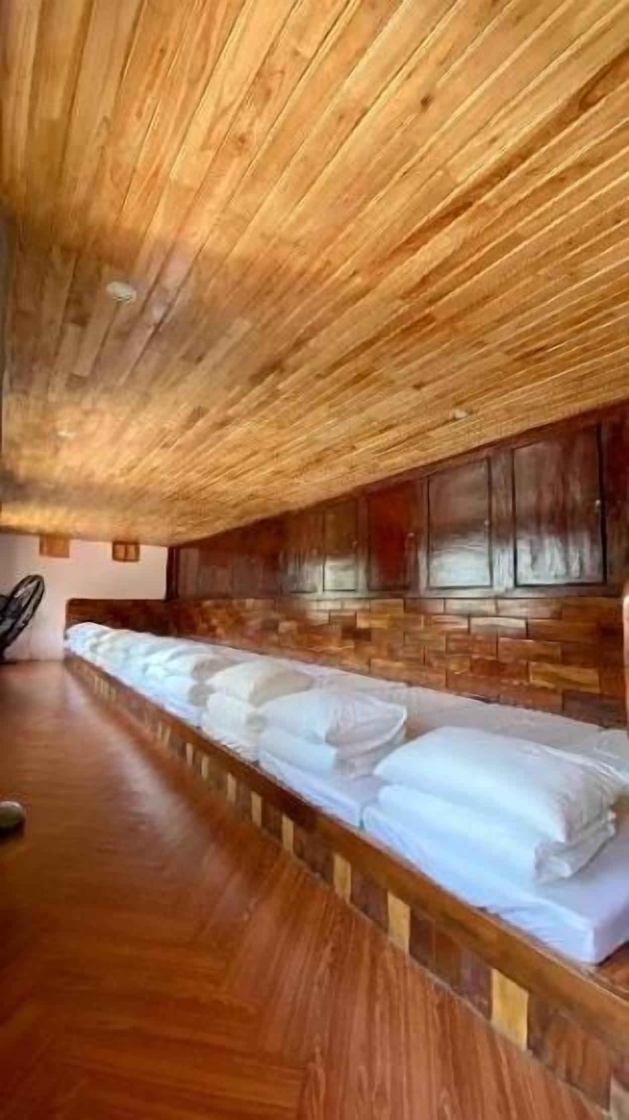 1 habitación, caja de seguridad en la habitación y escritorio 