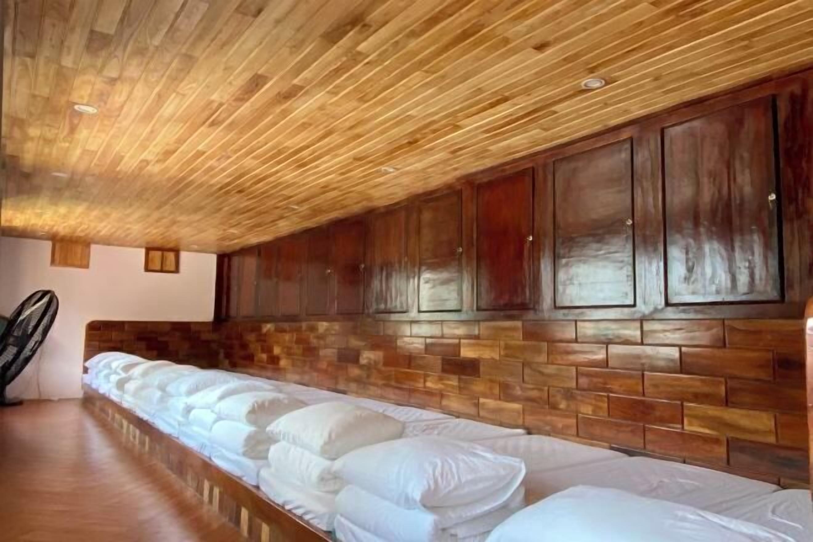 1 bedroom, in-room safe, desk, free WiFi