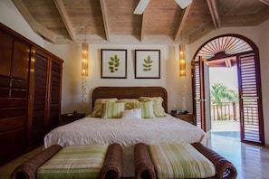 Villa, 5 chambres (4.5 Bathrooms) | 5 chambres, fer et planche à repasser, Wi-Fi gratuit, draps fournis