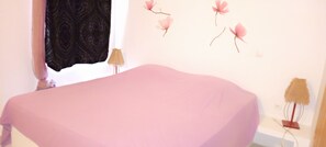 3 camere, ferro/asse da stiro, Wi-Fi (a pagamento), lenzuola