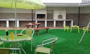 Outdoor dining - Lodging AT-CC-00296,Extremadura,garden,private garage,air conditioning, hydromassage, air conditioning, heating, air conditioner, heating, air conditioner, heating, air conditioner, heating (Zarza de Granadilla)