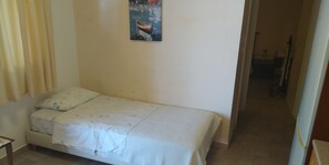 1 bedroom, WiFi, bed sheets - Traditional apartments and maisonettes by the sea side (Leros)