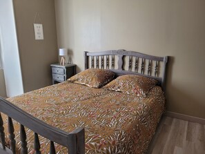 2 bedrooms, soundproofing, iron/ironing board, travel cot