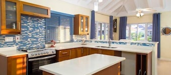 Coolshade Villa at Richmond