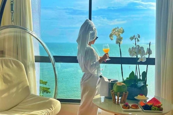 Suite presidencial, banyera d'hidromassatge, vistes al mar | Vista des de l'habitació