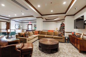 المنشأة من الداخل