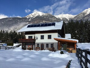 Exterior - Spacious apartment for up to 6 people. near the PresseggerSee and ski area Nassfeld (Görtschach)