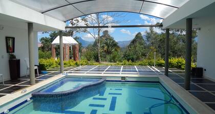 Recreation house in temperate climate condominium. Country