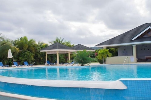 Sea Breeze Villa at Coolshade