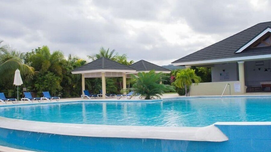 Sea Breeze Villa at Coolshade