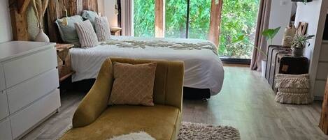 3 dormitorios, tabla de planchar con plancha, wifi gratis y ropa de cama