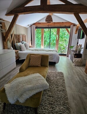 3 chambres, fer et planche à repasser, Wi-Fi gratuit, draps fournis