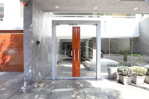 EntrĂ©e de lâhĂ©bergement