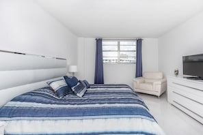3 habitaciones, tabla de planchar con plancha, wifi y ropa de cama