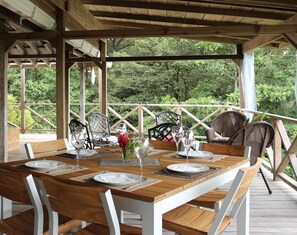 Restaurant - Ecolodge in San Cristobal Island (Tierra Oscura)