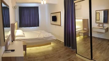 Standard Double Room | 1 bedroom, minibar, iron/ironing board, free WiFi