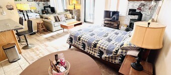 ATTITASH STUDIO🌟MOUNTAIN VIEW🌟STORYLAND🌟 POOLS🌟 NEWLY REMODELED