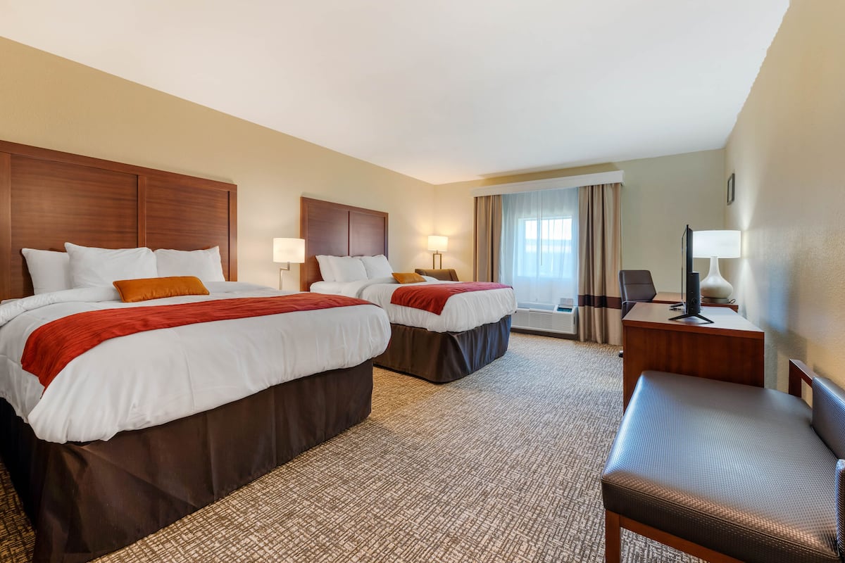 Premium bedding, pillowtop beds, desk, blackout drapes