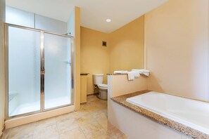 Ropa de cama de alta calidad y colchones con acolchado adicional