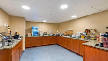 Desayuno continental incluido todos los días
