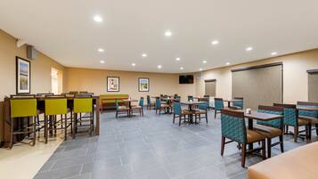 Ilmainen päivittäinen mannermainen aamiainen