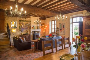 Interior - Experience Burgundy !!! (Chassey-le-Camp)