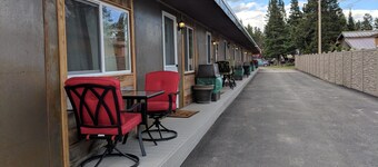 Yellowstone Studio # 4. Just One Mile From Yellowstone's Main Entrance
