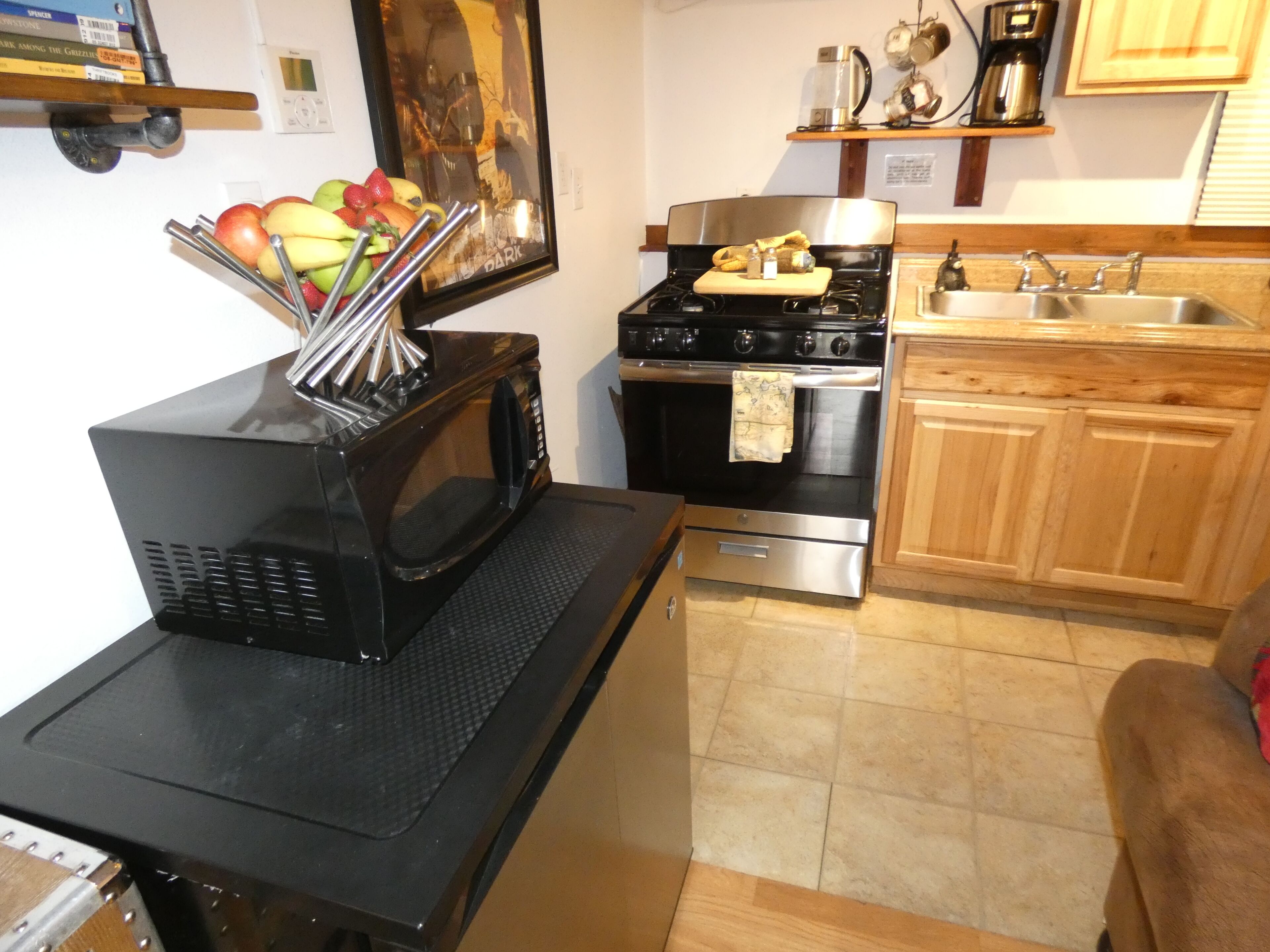 Geladeira, micro-ondas, fogão, cooktop