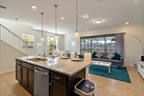 Private kitchen - Solterra 5BR Townhome w Splash Pool (Davenport)