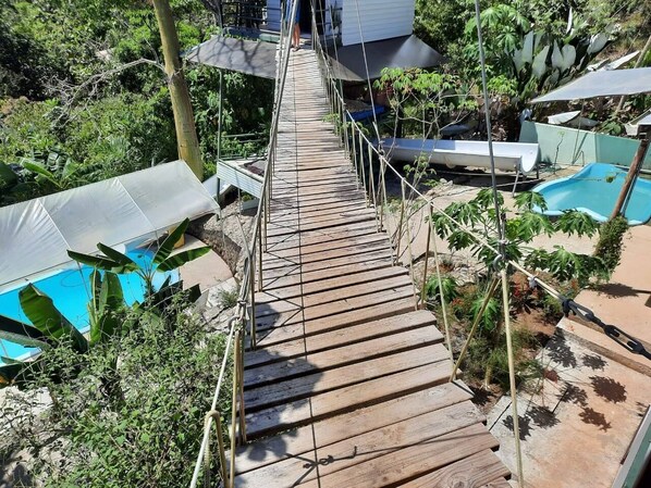 Property grounds - Relaxing Luxury Jungle Escape in Quepos with Jacuzzi, Zipline, Pool and more (Parrita)