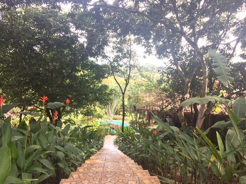 4-Acres Retreat Center, 30 People, Pool, Staffed, Outdoor Dining, Workshops