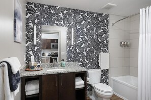 Hair dryer, towels, shampoo - Studio King Suite with Kitchen | 203 (Asheville)