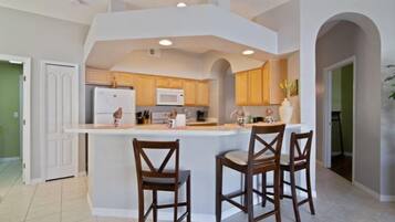 House | Private kitchen | Dishwasher, cookware/dishes/utensils